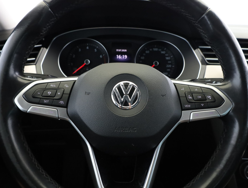 Volkswagen Passat, 2019