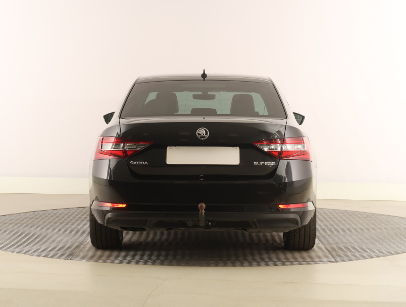 Škoda Superb, 2015