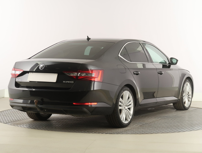 Škoda Superb, 2015