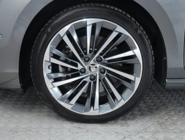 Škoda Superb - 2024