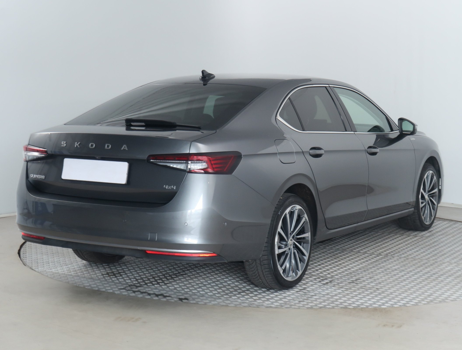 Škoda Superb - 2024
