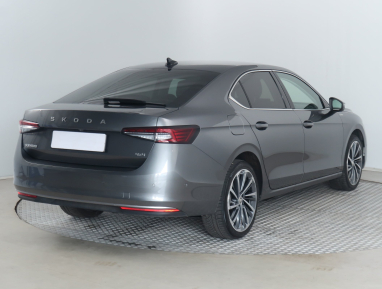 Škoda Superb - 2024