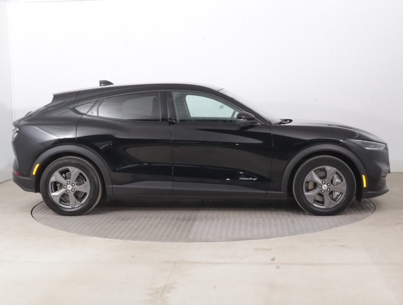 Ford Mustang Mach-E, 2021