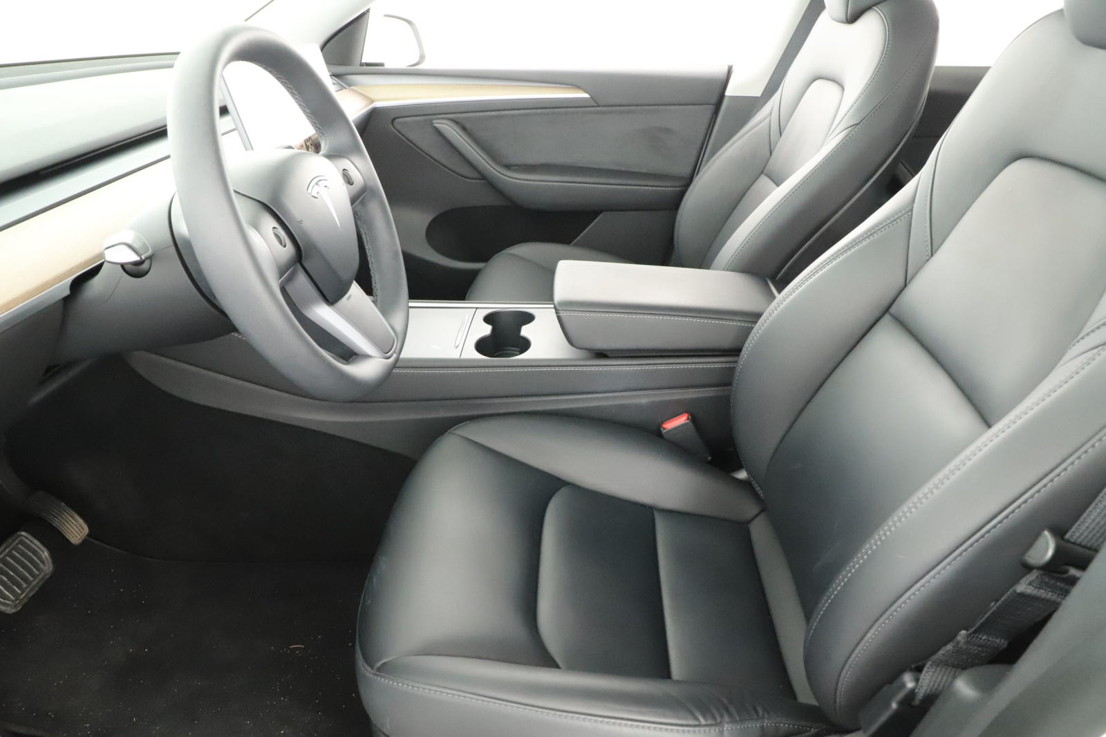 Tesla Model Y Standard Range – fotografie 13