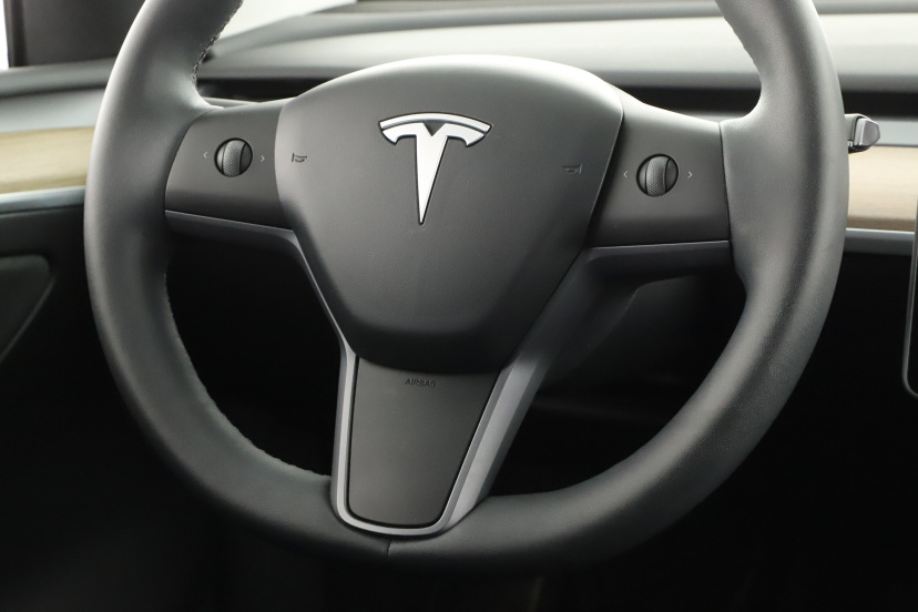 Tesla Model Y, 2022