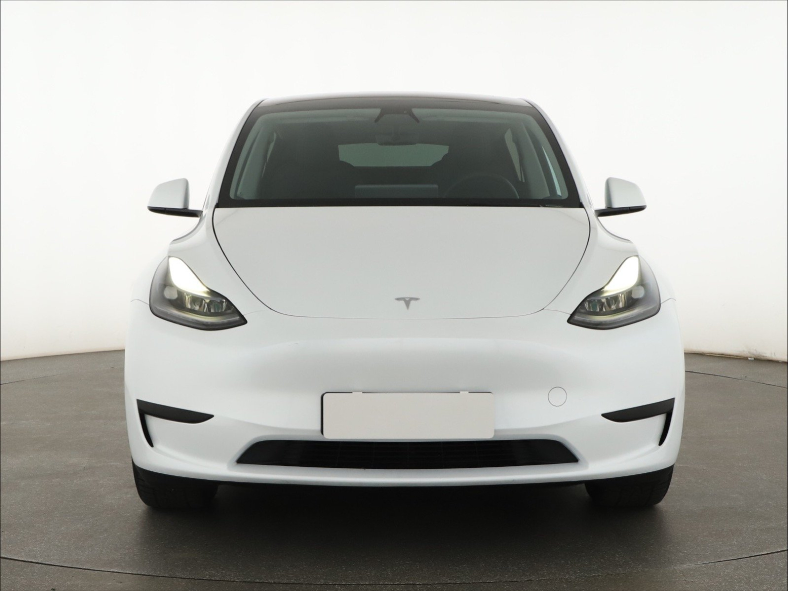 Tesla Model Y Standard Range – fotografie 2