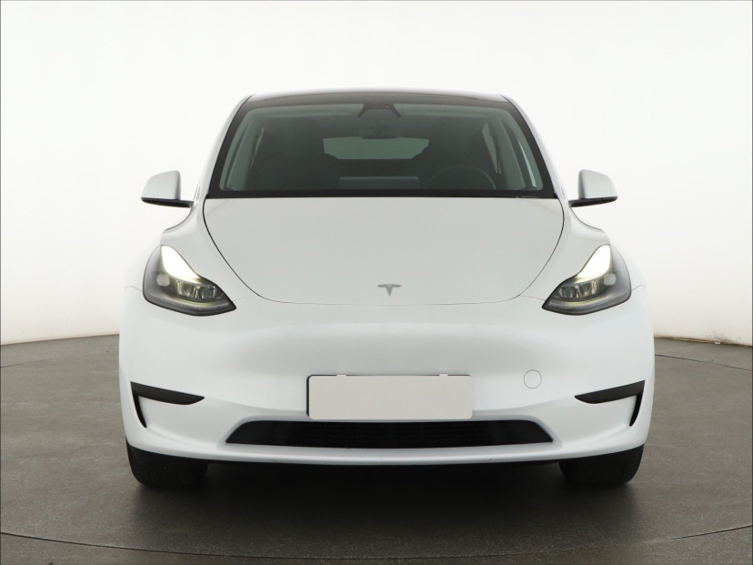 Tesla Model Y, 2022