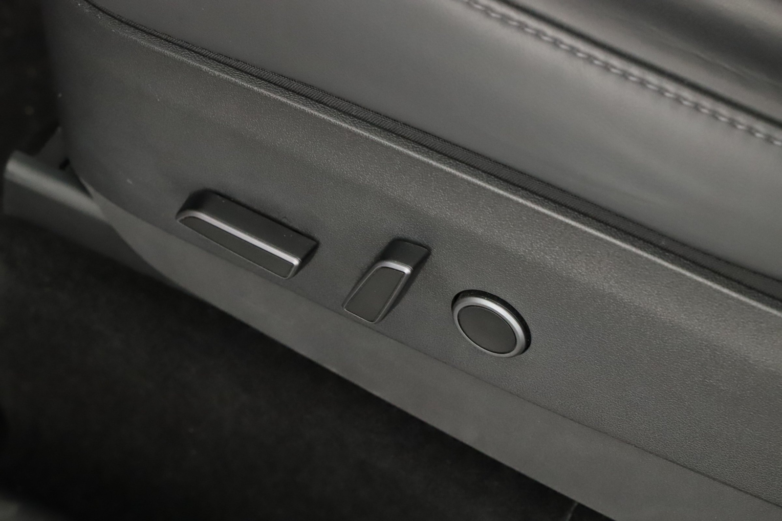 Tesla Model Y Standard Range – fotografie 24