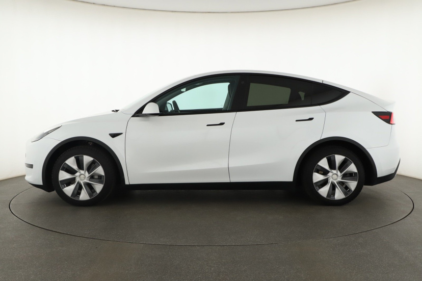 Tesla Model Y, 2022