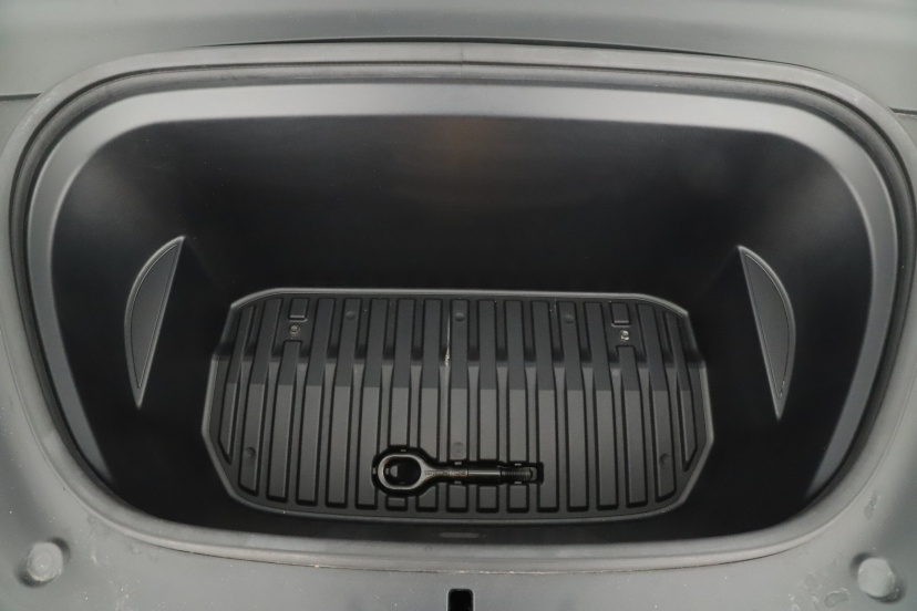 Tesla Model Y, 2022