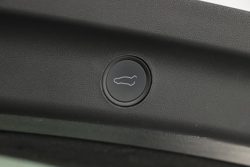 Tesla Model Y, 2022