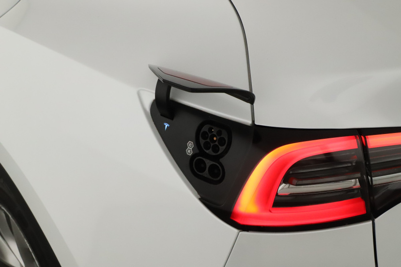 Tesla Model Y, 2022