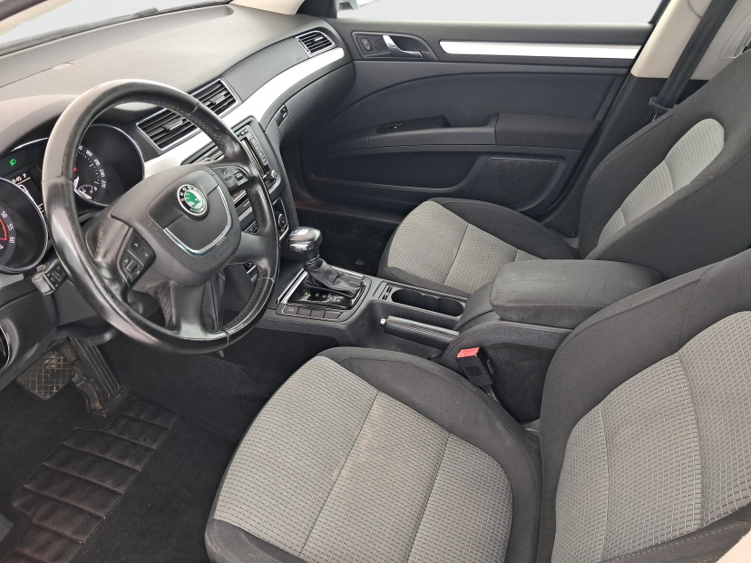 Škoda Superb, 2011