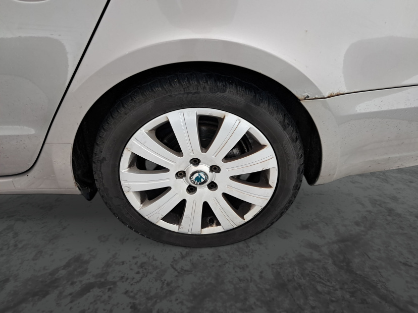 Škoda Superb, 2011