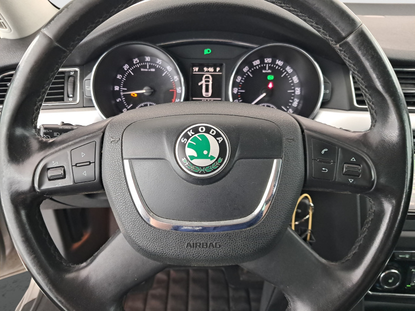 Škoda Superb, 2011