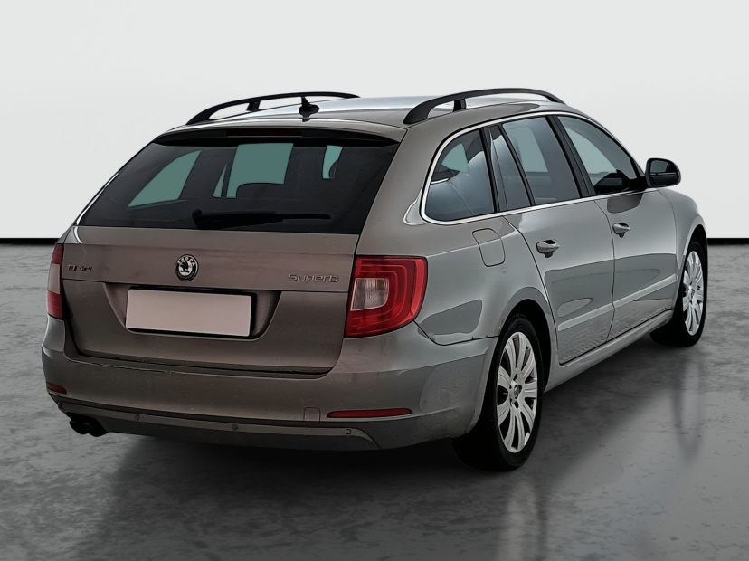 Škoda Superb, 2011