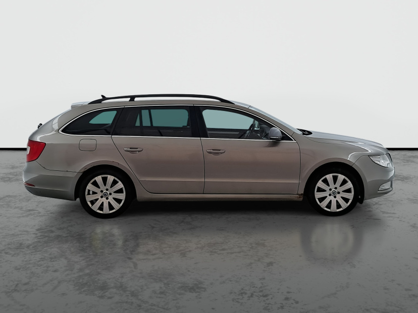 Škoda Superb, 2011