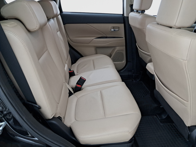 Mitsubishi Outlander, 2015