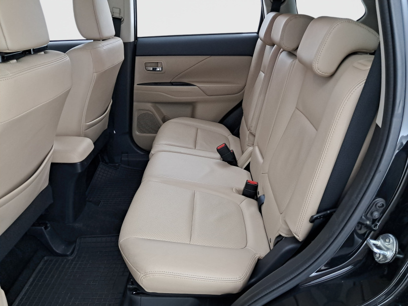 Mitsubishi Outlander, 2015