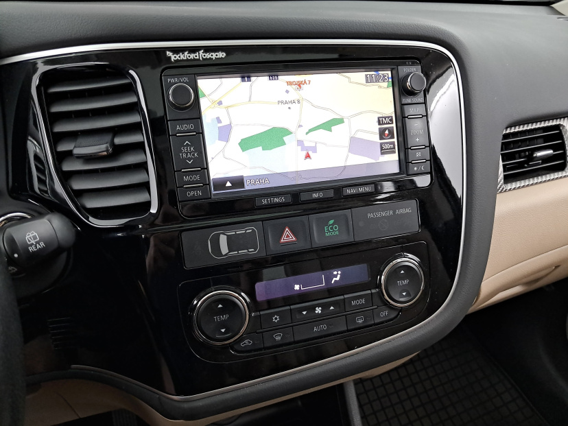 Mitsubishi Outlander, 2015