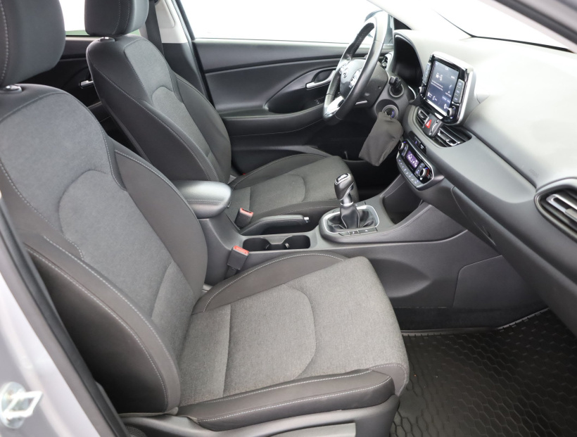 Hyundai i30, 2022