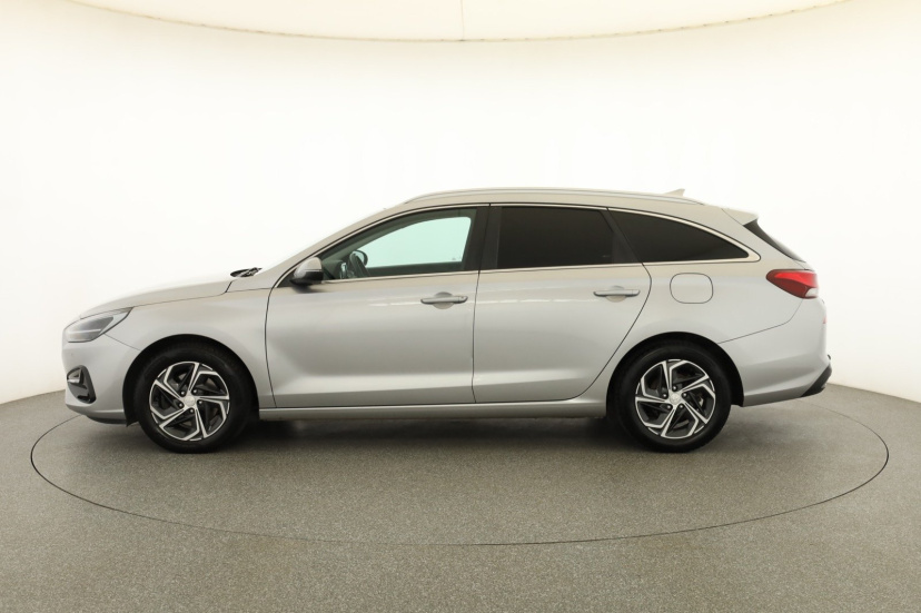 Hyundai i30, 2022
