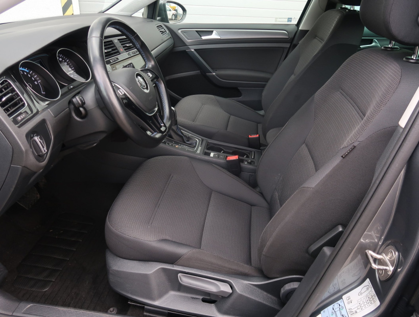 Volkswagen e-Golf, 2020
