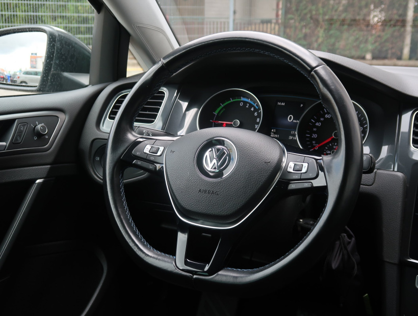 Volkswagen e-Golf, 2020