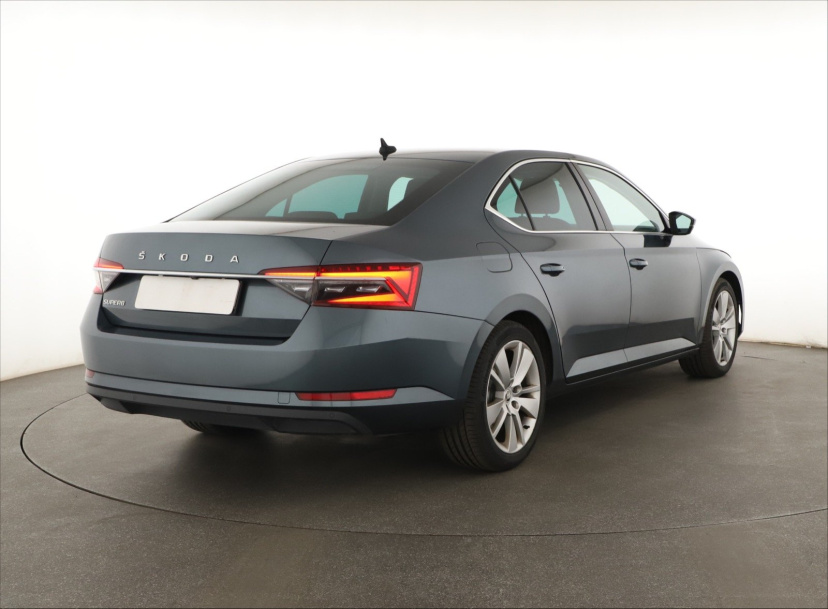Škoda Superb, 2021