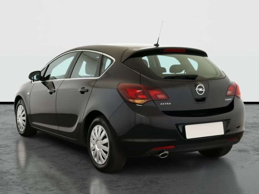 Opel Astra, 2011