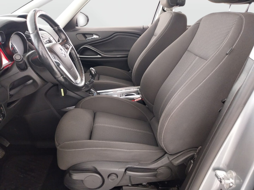 Opel Zafira Tourer, 2015