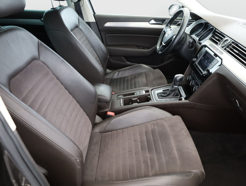 Volkswagen Passat, 2016