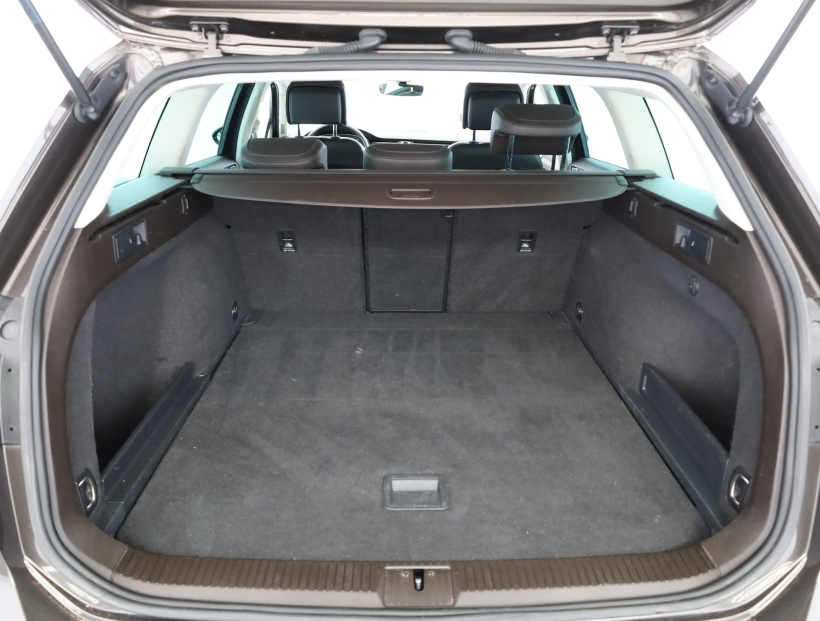 Volkswagen Passat, 2016