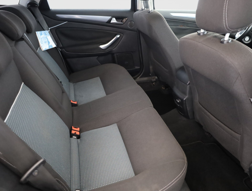 Ford Mondeo, 2011