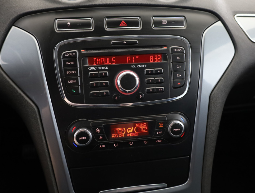 Ford Mondeo, 2011