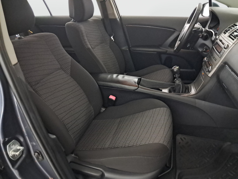 Toyota Avensis, 2011