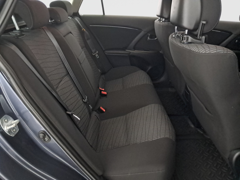 Toyota Avensis, 2011