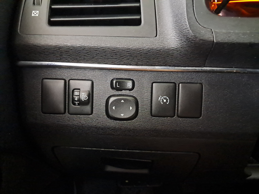 Toyota Avensis, 2011