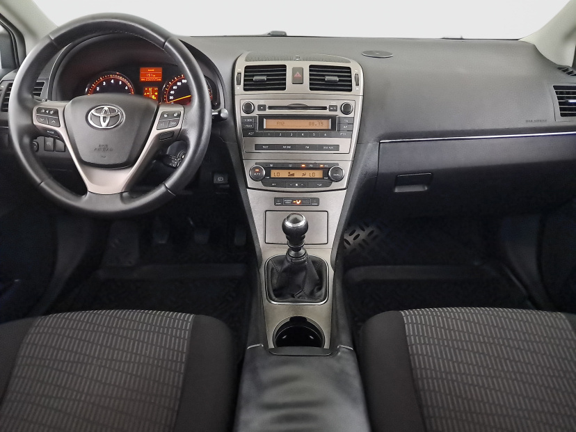 Toyota Avensis, 2011