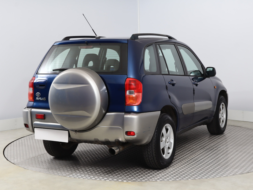 Toyota RAV 4, 2003