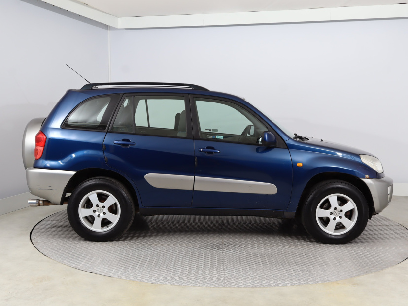 Toyota RAV 4, 2003