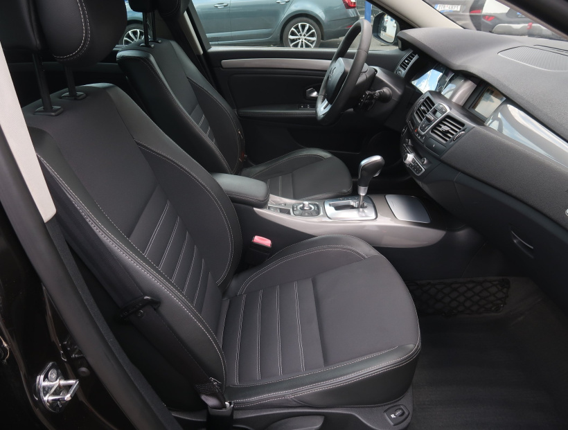 Renault Laguna, 2012