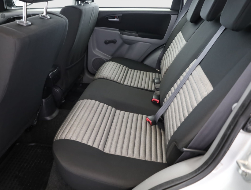 Suzuki SX4, 2011