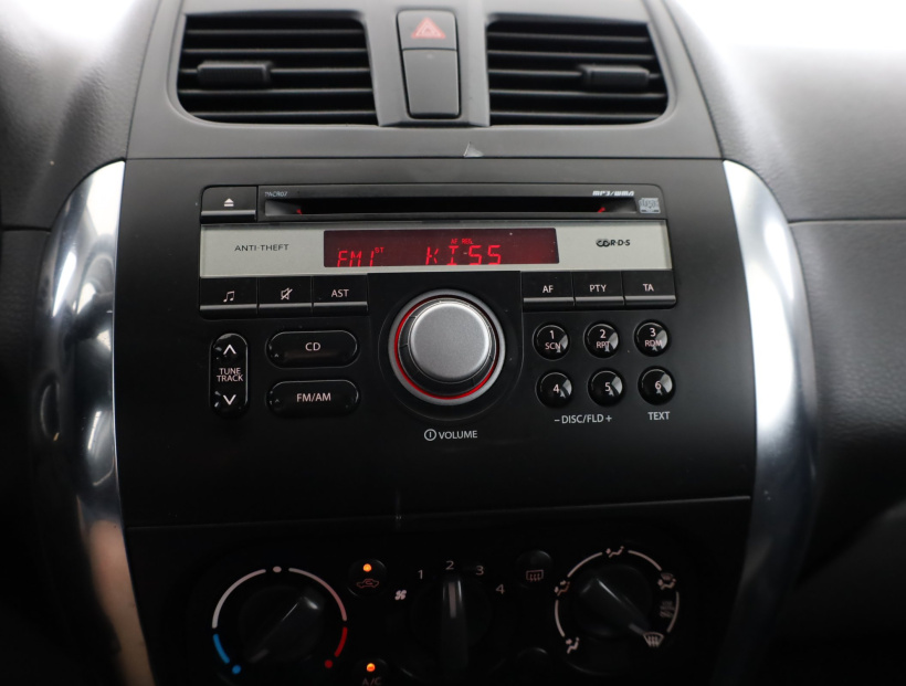 Suzuki SX4, 2011