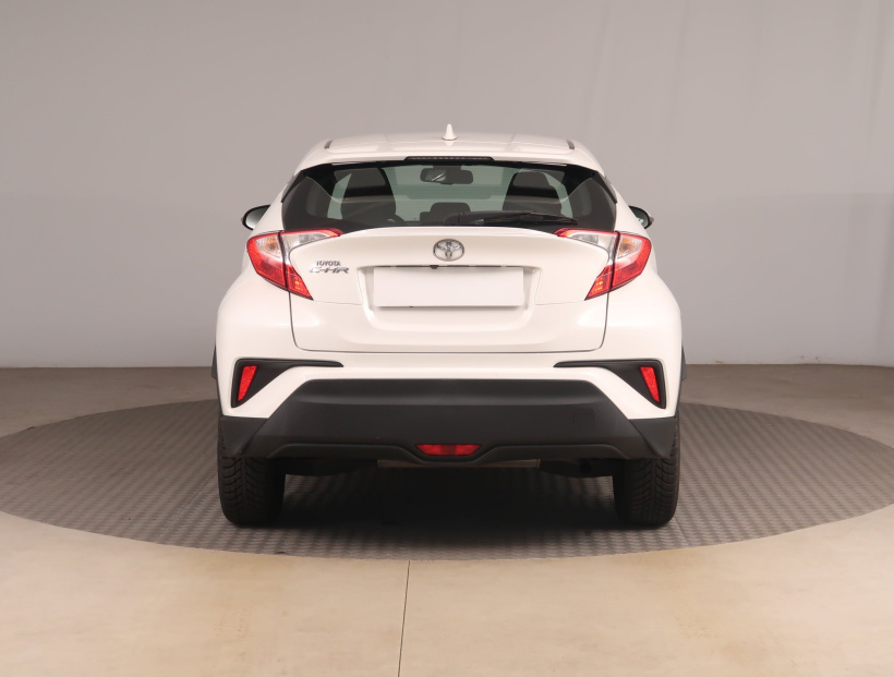 Toyota C-HR, 2018