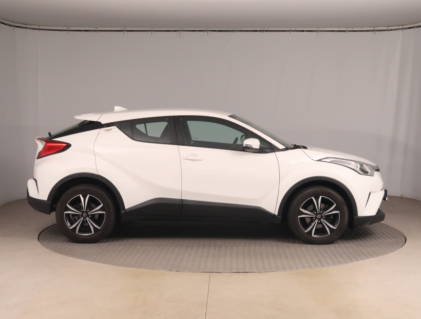 Toyota C-HR, 2018