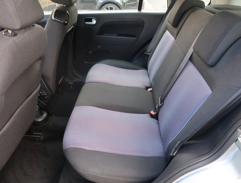 Ford Fusion, 2010