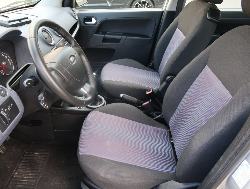 Ford Fusion, 2010