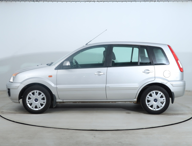 Ford Fusion, 2010