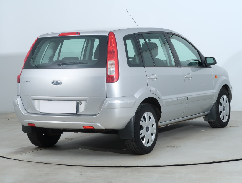 Ford Fusion, 2010